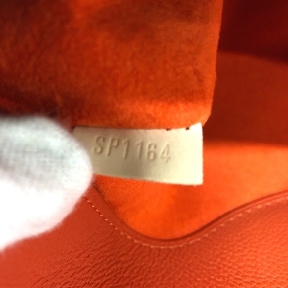 LOUIS VUITTON Brown Monogram Shoulder Bag - Picture 15 of 16